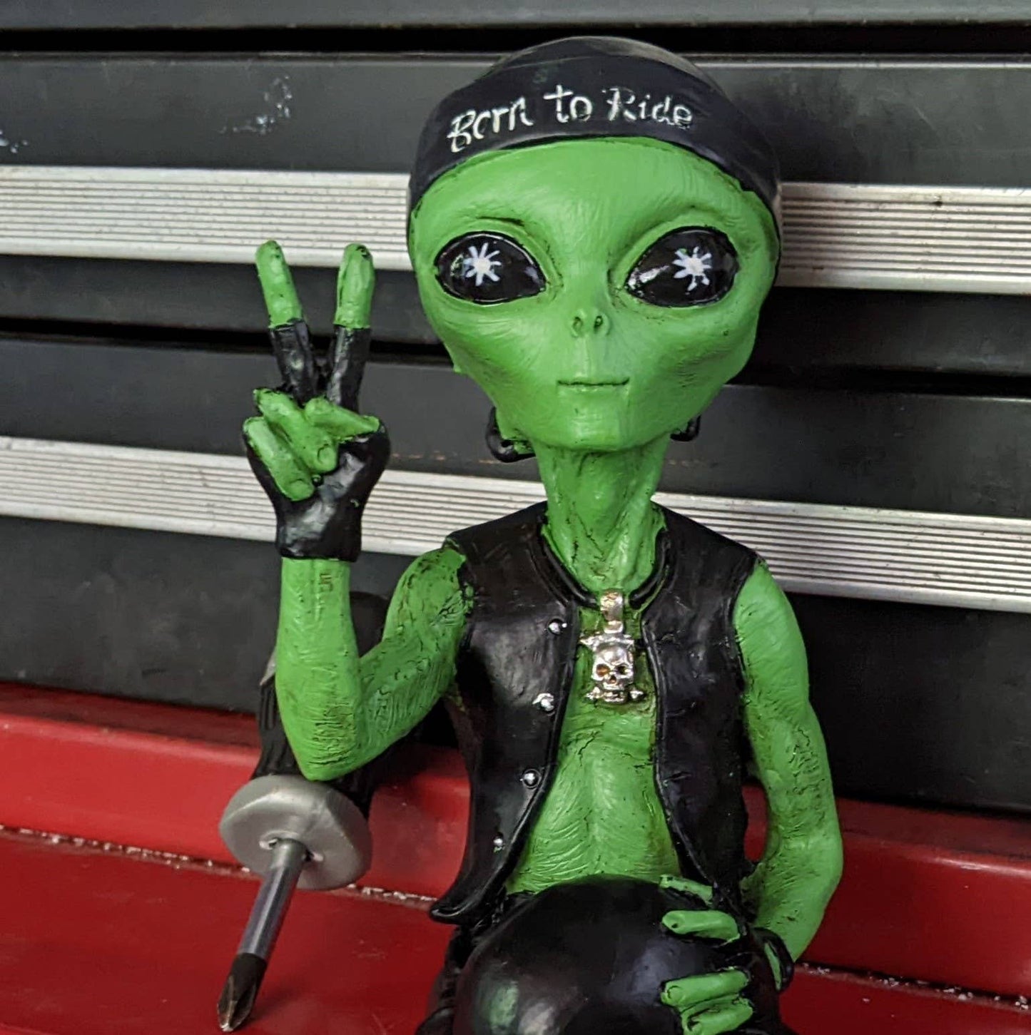 Alien Ledge Loungers “Biker Dude & Babe” 10" H tall Figurine Set: Green