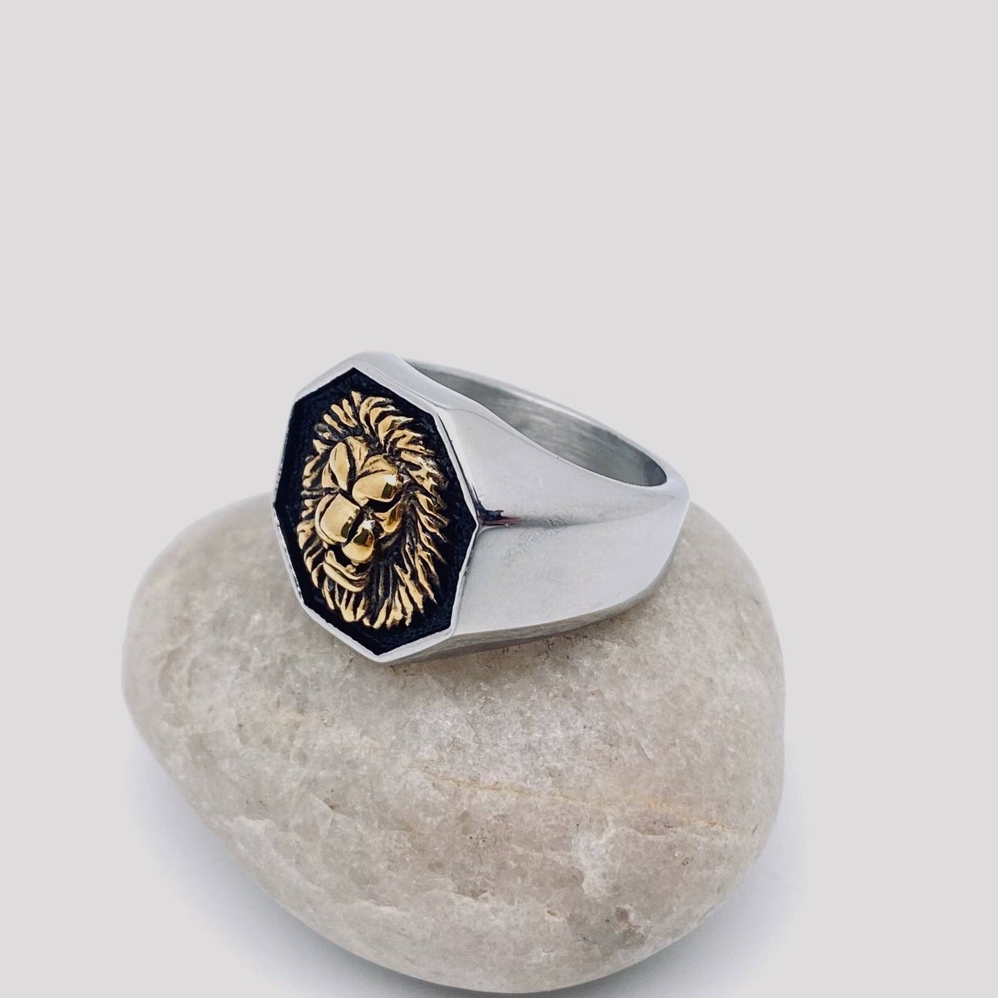 Lion's Head Stainless Steel Men's Ring : Golden and steel color