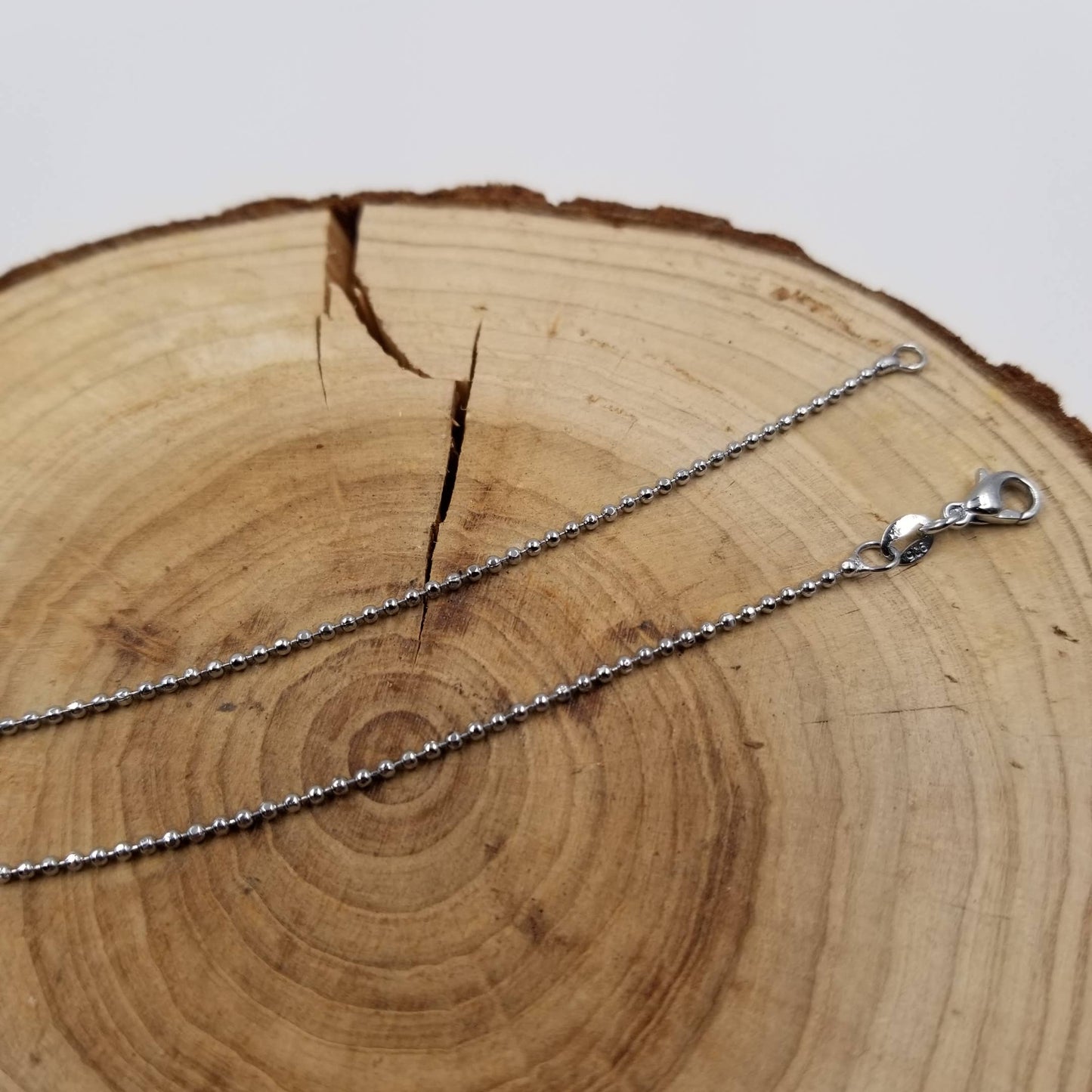 Natural Crystal Cat Pendant Necklace: Rose Quartz