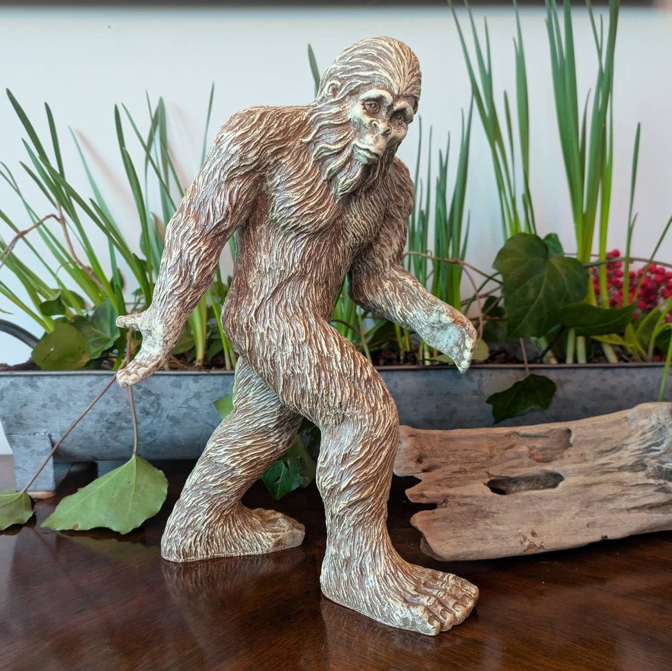 Bigfoot Classic Standing Statue 11.5-inch H w/ Metal Stake: Natural