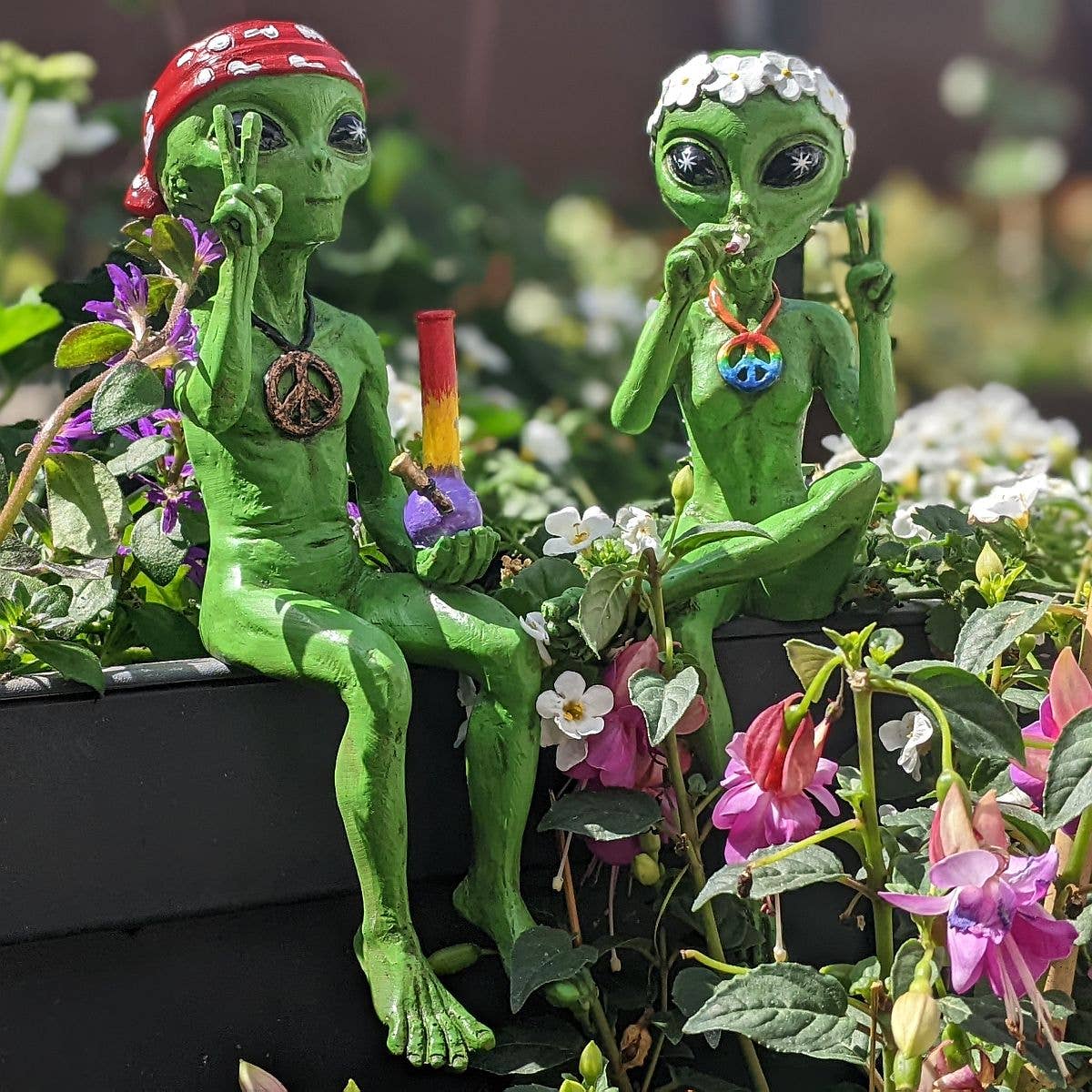 “Hippie and Stoner” 10 Inch H Alien Shelf Sitter Statues: Green