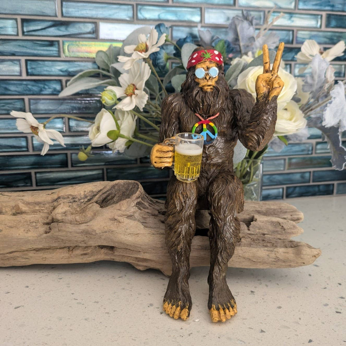 Party Hippie Bigfoot Sasquatch Beer Drinking Statue: Natural