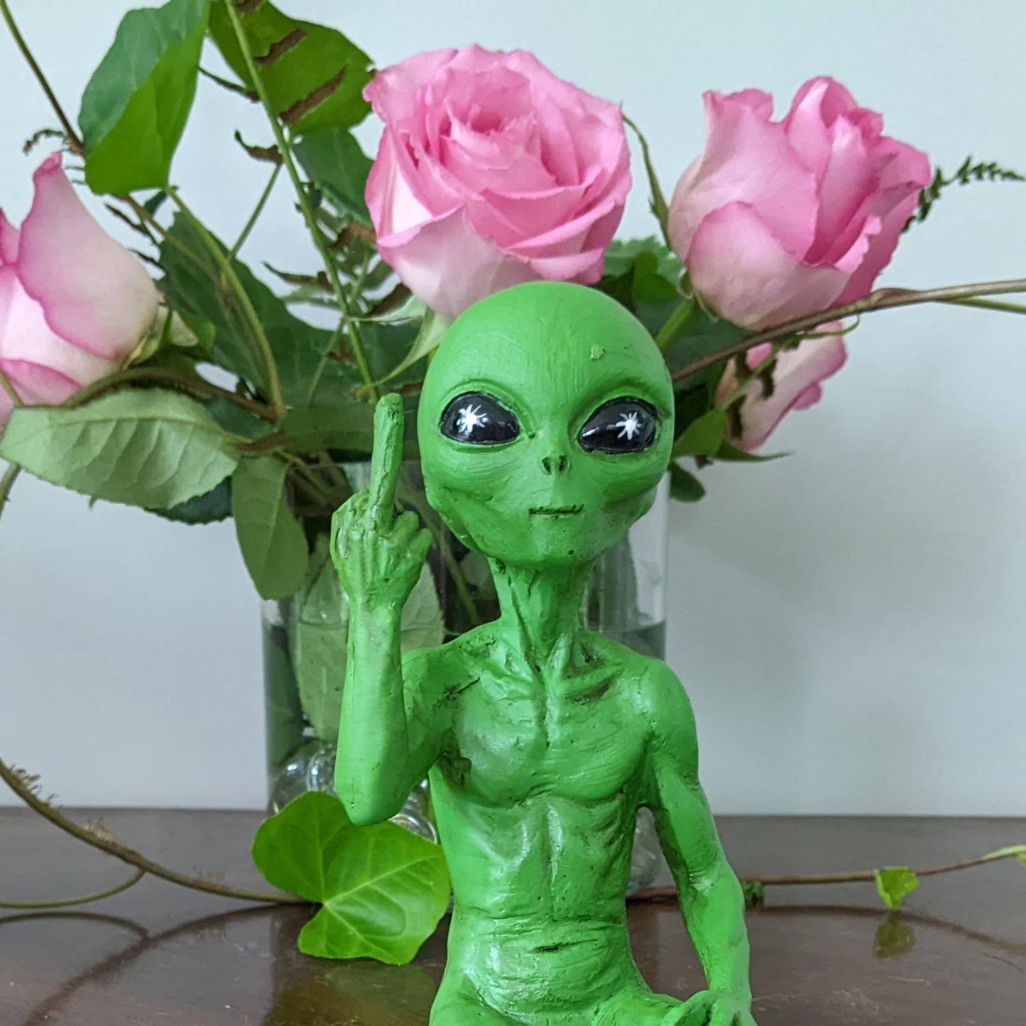 Rude Alien Statue “Flipping The Bird” 10″ H Shelf Sitter : Green