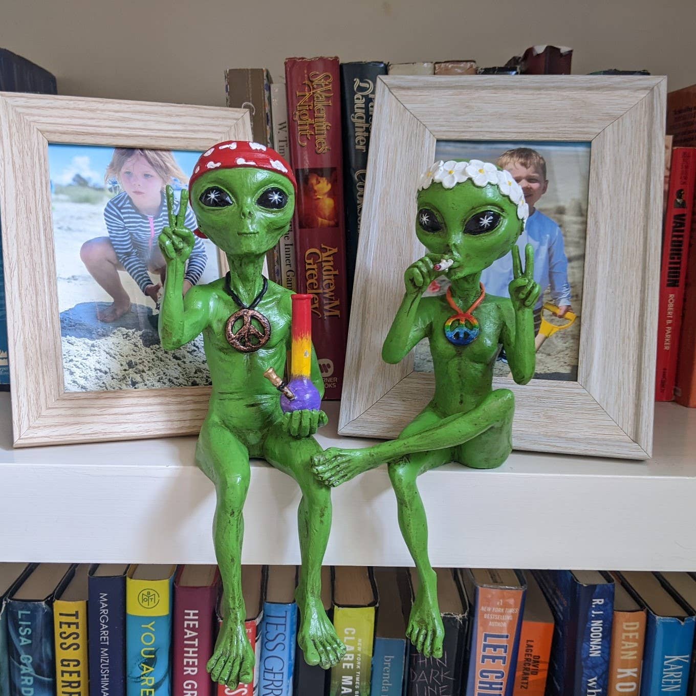 “Hippie and Stoner” 10 Inch H Alien Shelf Sitter Statues: Green