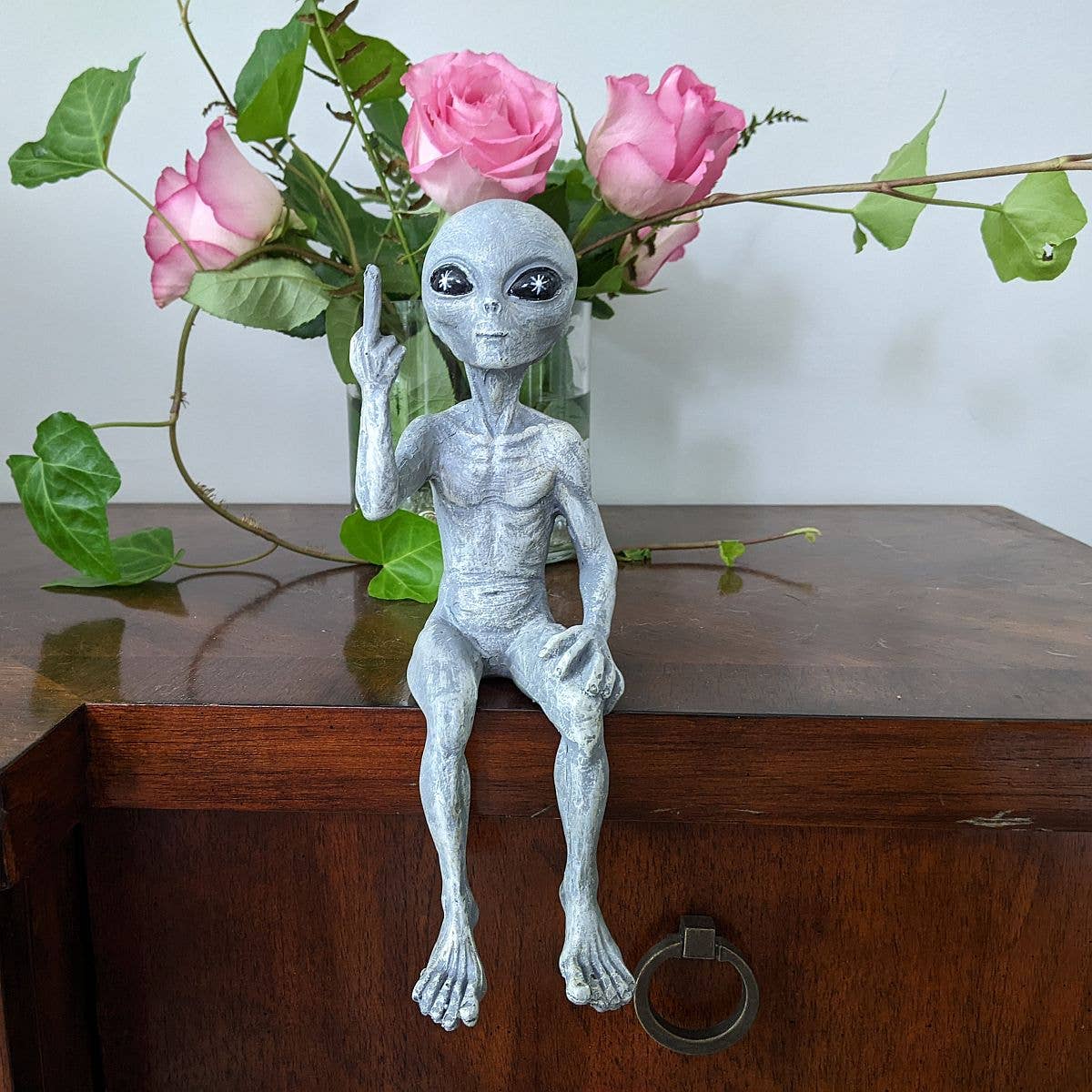 Rude Alien Statue “Flipping The Bird” 10″ H Shelf Sitter : Green