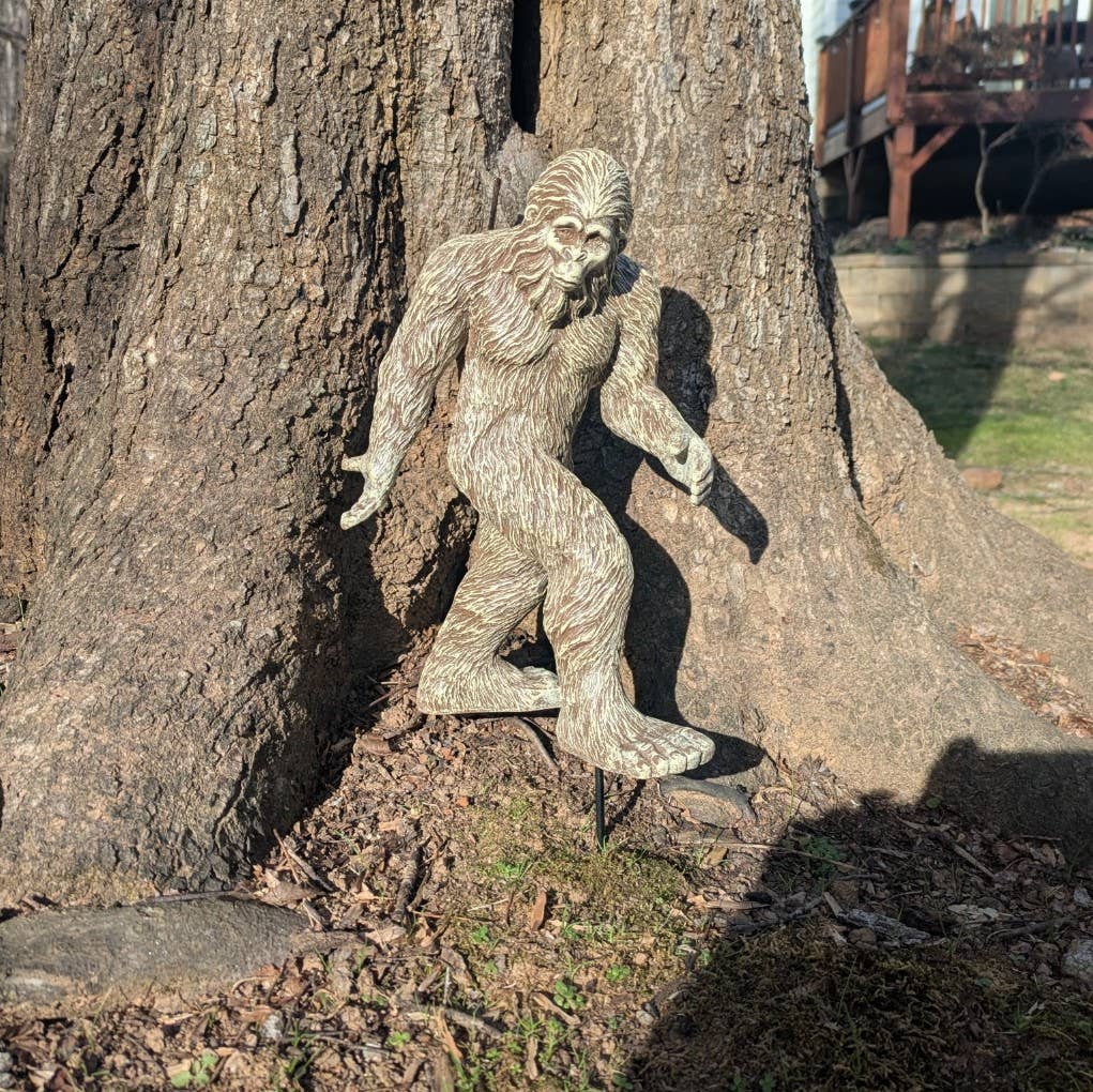 Bigfoot Classic Standing Statue 11.5-inch H w/ Metal Stake: Natural