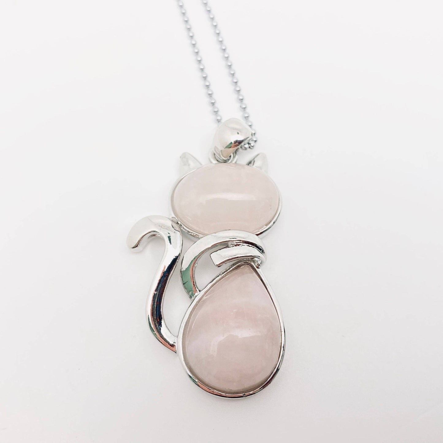 Natural Stone Cat-shaped Pendant Necklace: Tiger-Eye Chain