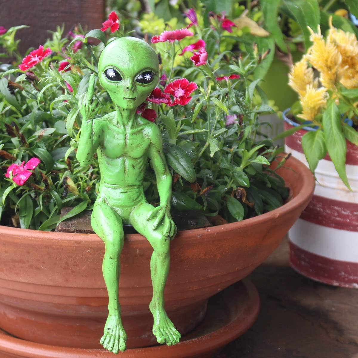 Rude Alien Statue “Flipping The Bird” 10″ H Shelf Sitter : Green
