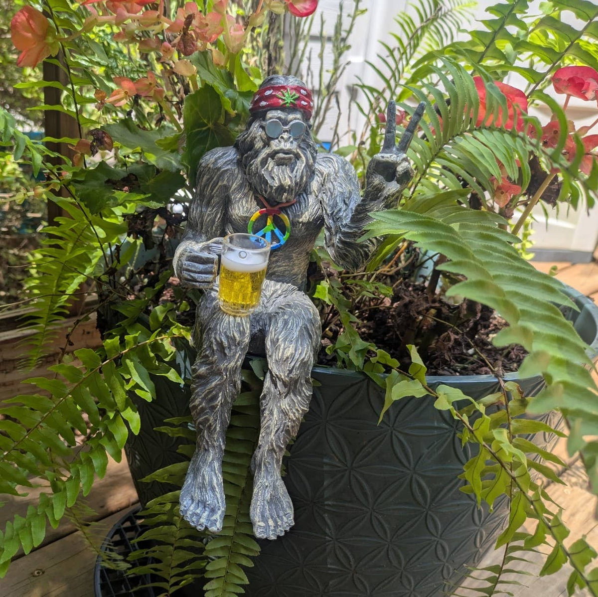 Party Hippie Bigfoot Sasquatch Beer Drinking Statue: Natural