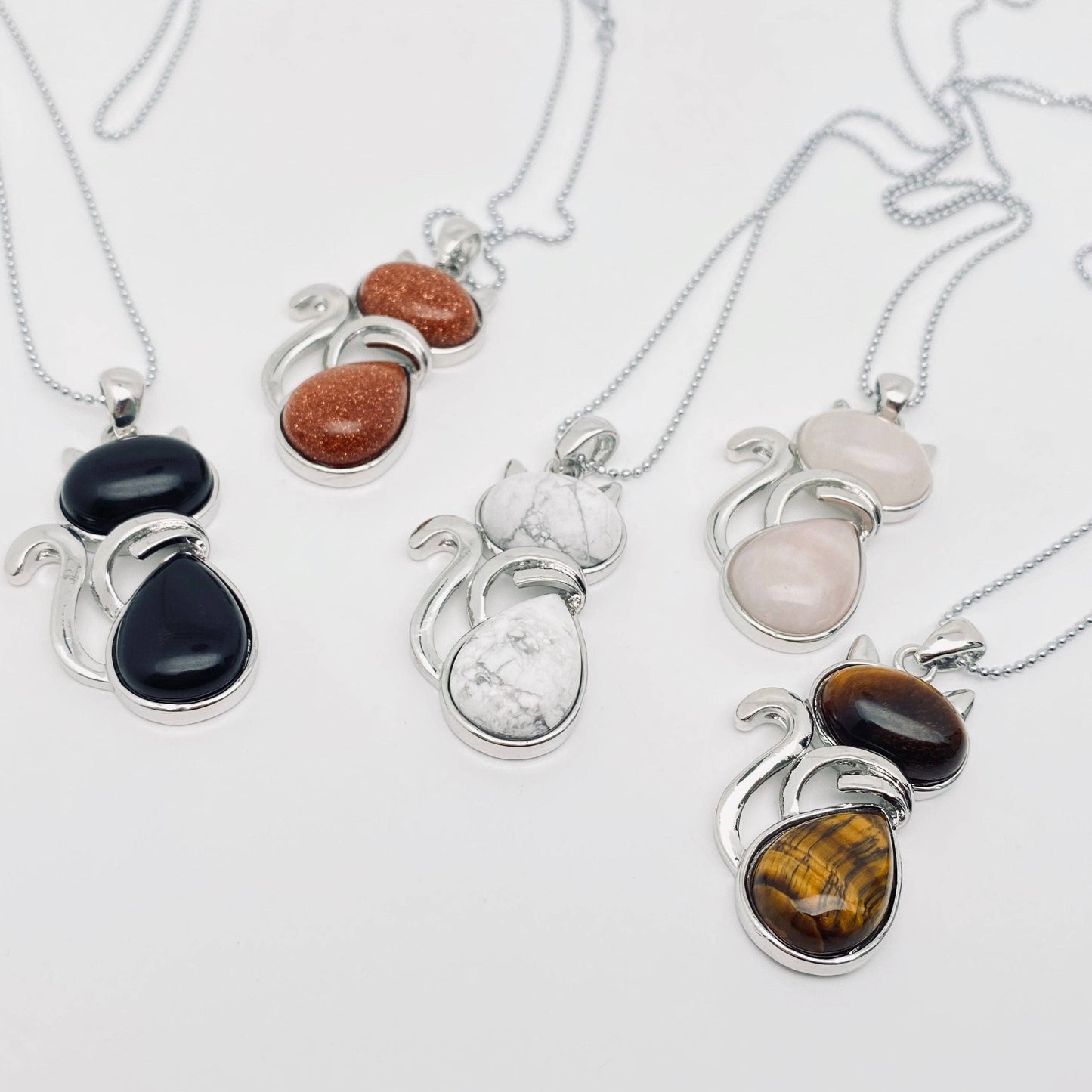 Natural Stone Cat-shaped Pendant Necklace: Tiger-Eye Chain