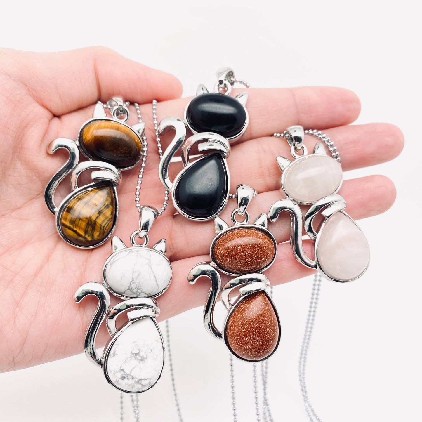 Natural Stone Cat-shaped Pendant Necklace: Tiger-Eye Chain