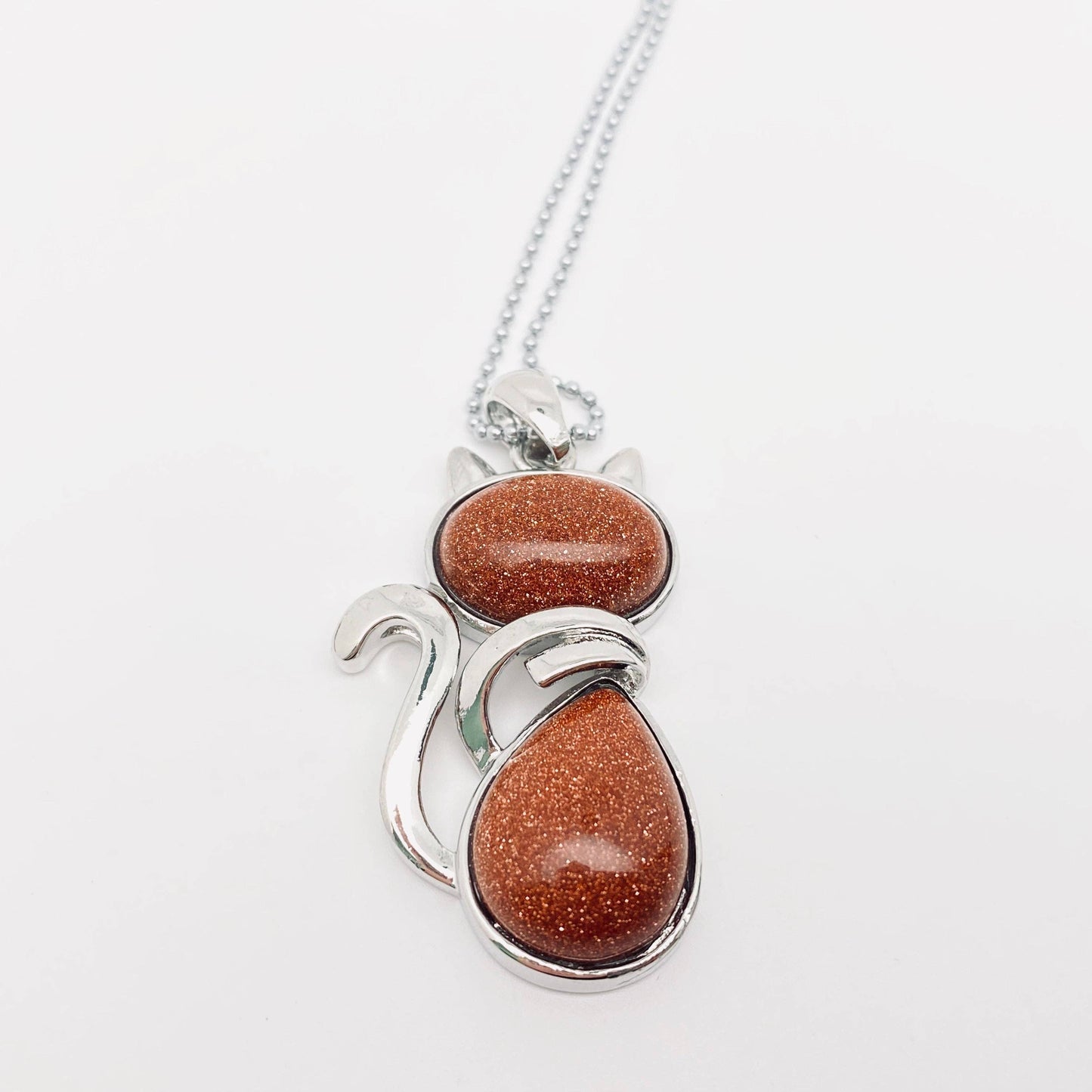 Natural Stone Cat-shaped Pendant Necklace: Tiger-Eye Chain